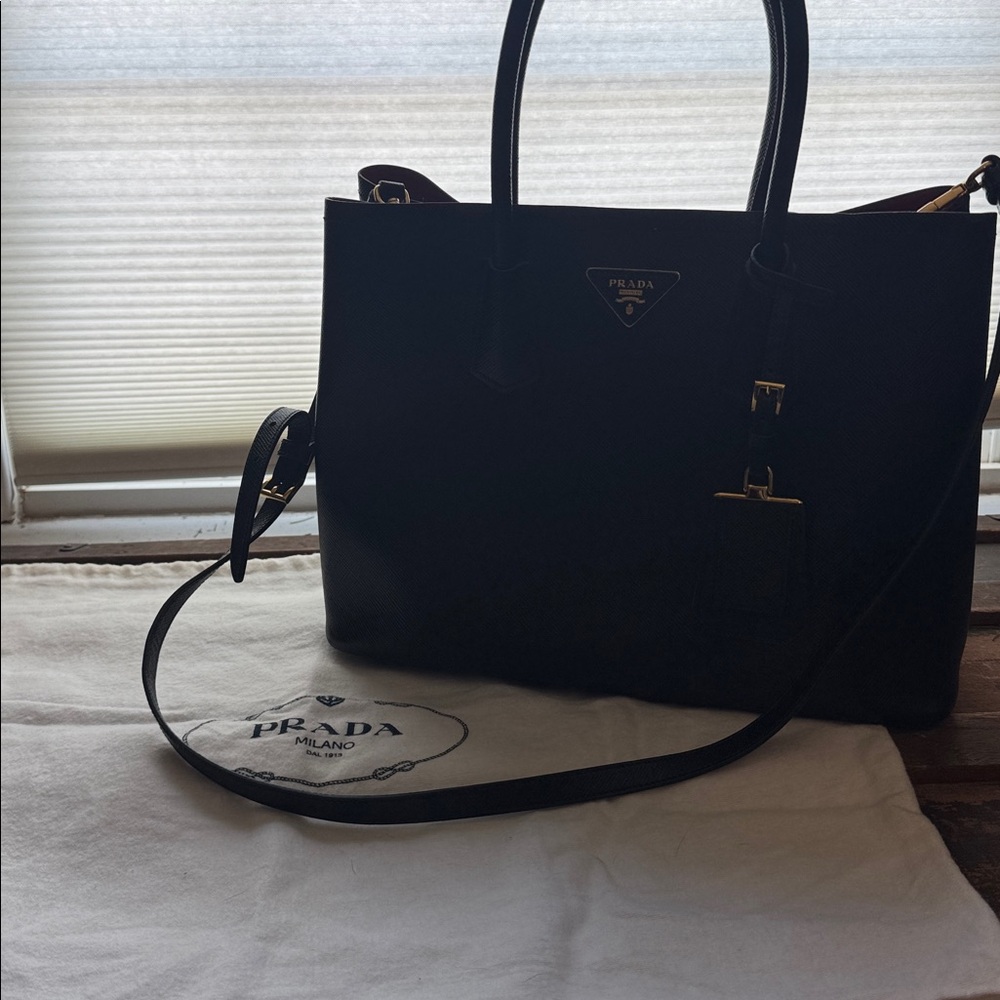 Prada medium Saffiano Cuir double tote - Picture 2 of 8